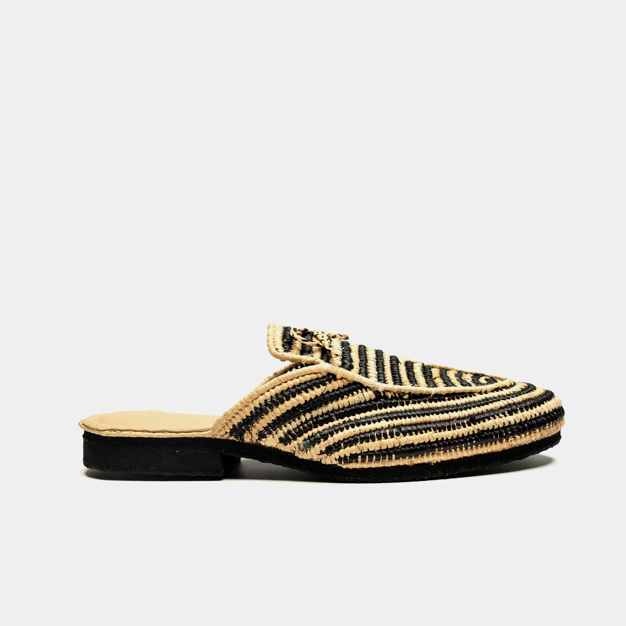 Slip-On Mules Ayur in Black & Beige